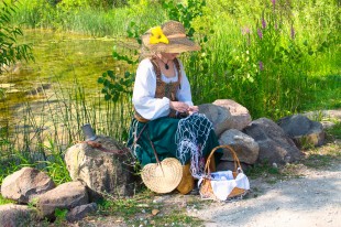 Knitting Woman